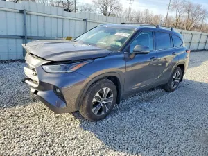 Toyota Highlander XLE 3.5L 6 2021