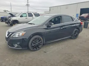 Nissan Sentra SR TURBO 1.6L 4 2017