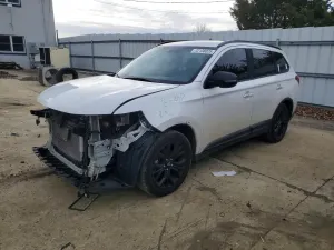 Mitsubishi Outlander SE 2.4L 4 2019