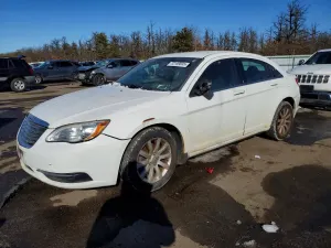 Chrysler 200 TOURING 3.6L 6 2012