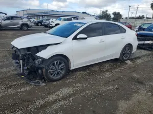 Kia Cerato / Forte / K3 LX 2.0L 4 2024