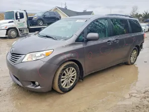 Toyota Sienna XLE 3.5L 6 2015