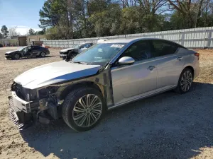 Nissan Altima SL 2.5L 4 2023