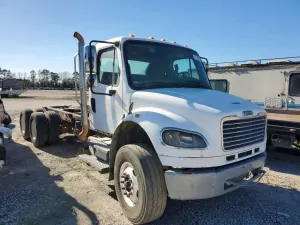 Freightliner Business Class M2 106 MEDIUM DUTY 8.3L 6 2010
