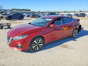 Nissan Altima SL 2.5L 4 2021