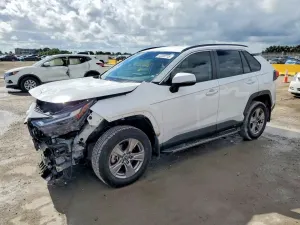 Toyota Rav4 XLE 2.5L 4 2022