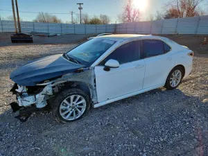 Toyota Camry LE 2.5L 4 2022