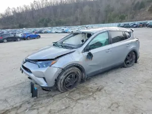 Toyota Rav4 LE 2.5L 4 2017