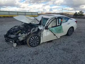 Nissan Altima SV 2.5L 4 2024