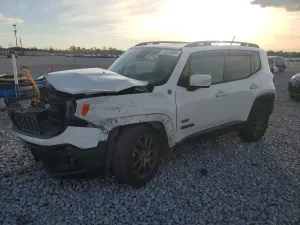 Jeep Renegade LATITUDE 2.4L 4 2016