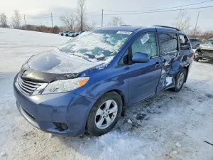 Toyota Sienna LE 3.5L 6 2015