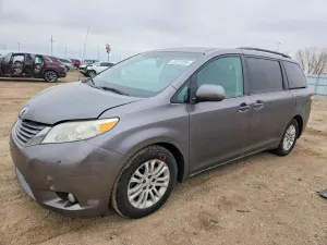Toyota Sienna XLE 3.5L 6 2011