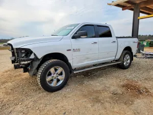 RAM 1500 SLT 5.7L 8 2017
