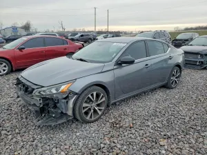 Nissan Altima SR 2.5L 4 2020