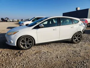 Ford Focus SE 2.0L 4 2014
