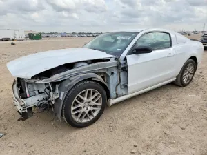 Ford Mustang 3.7L 6 2014
