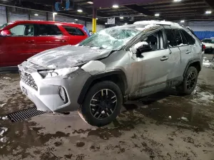 Toyota Rav4 LE 2.5L 4 2019