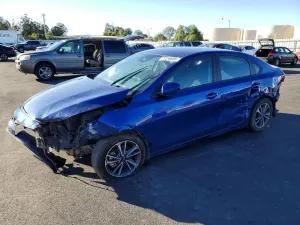Kia Cerato / Forte / K3 LX 2 L 4 2023