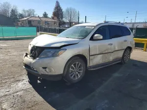 Nissan Pathfinder S 3.5L 6 2014