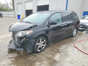 Toyota Sienna SPORT 3.5L 6 2013