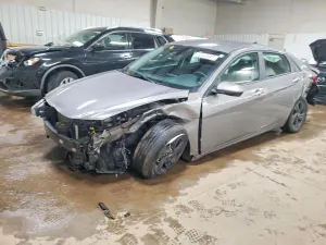 Hyundai Elantra SEL 2.0L 4 2022