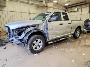 RAM 1500 ST 5.7L 8 2015