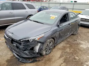 Kia Cerato / Forte / K3 LX 2 L 4 2023