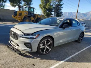 Volvo S60 PLUS 2.0L 4 2025