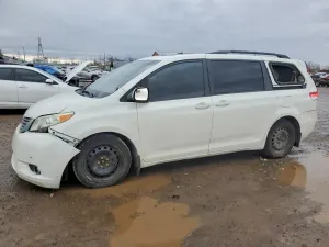 Toyota Sienna 3.5L 6 2012