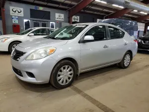 Nissan Versa S 1.6L 4 2013