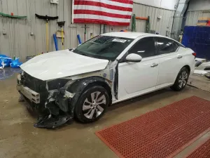 Nissan Altima S 2.5L 4 2022