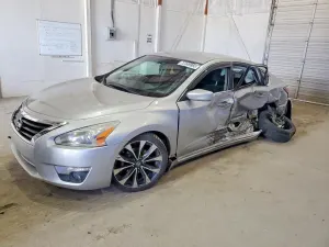 Nissan Altima 2.5 2.5L 4 2015