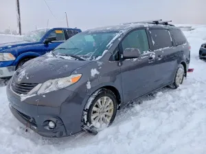Toyota Sienna LE 3.5L 6 2011