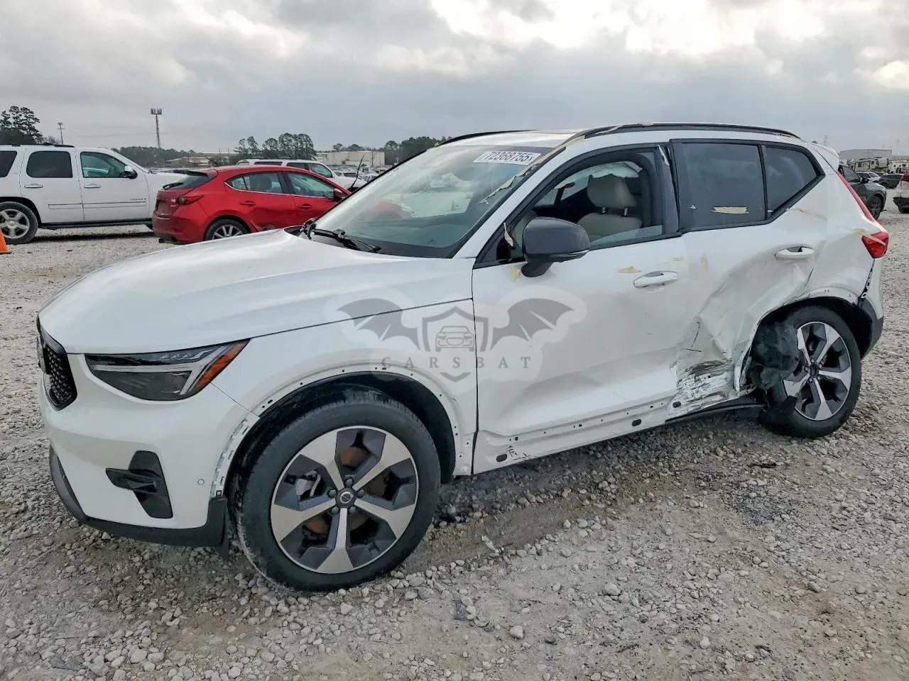 Volvo XC40 PLUS 2.0L 4 2025