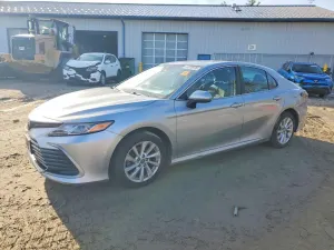 Toyota Camry LE 2.5L 4 2021
