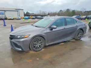 Toyota Camry SE 2.5L 4 2021