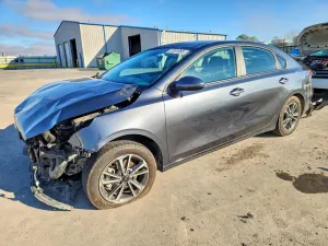 Kia Cerato / Forte / K3 LX 2 L 4 2024