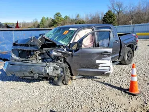 Toyota Tundra CREWMAX SR5 5.7L 8 2019