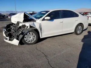 Volkswagen Passat S 1.8L 4 2015
