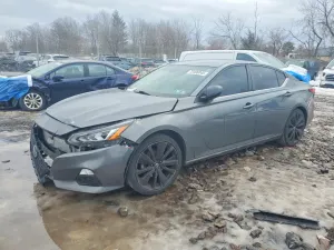 Nissan Altima SR 2.5L 4 2020