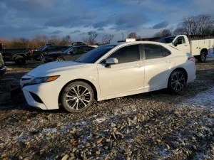 Toyota Camry SE 2.5L 4 2020