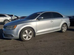 Volkswagen Jetta 2.0L 4 2013