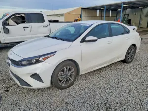 Kia Cerato / Forte / K3 LX 2 L 4 2023