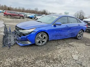 Hyundai Elantra LIMITED 2.0L 4 2022
