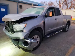 Toyota Tundra DOUBLE CAB SR5 5.7L 8 2010
