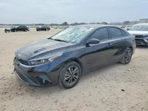 Kia Cerato / Forte / K3 LX 2 L 4 2024