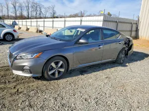 Nissan Altima SV 2.5L 4 2021