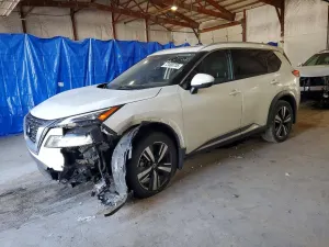 Nissan Rogue SL 2.5L 4 2021