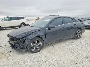 Hyundai Elantra LIMITED 2.0L 4 2023