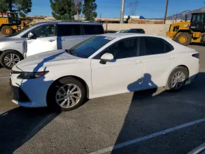 Toyota Camry LE 2.5L 4 2021